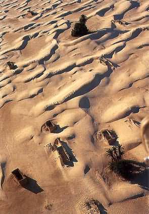 By Editions Mirage, Tunisia, 2000.